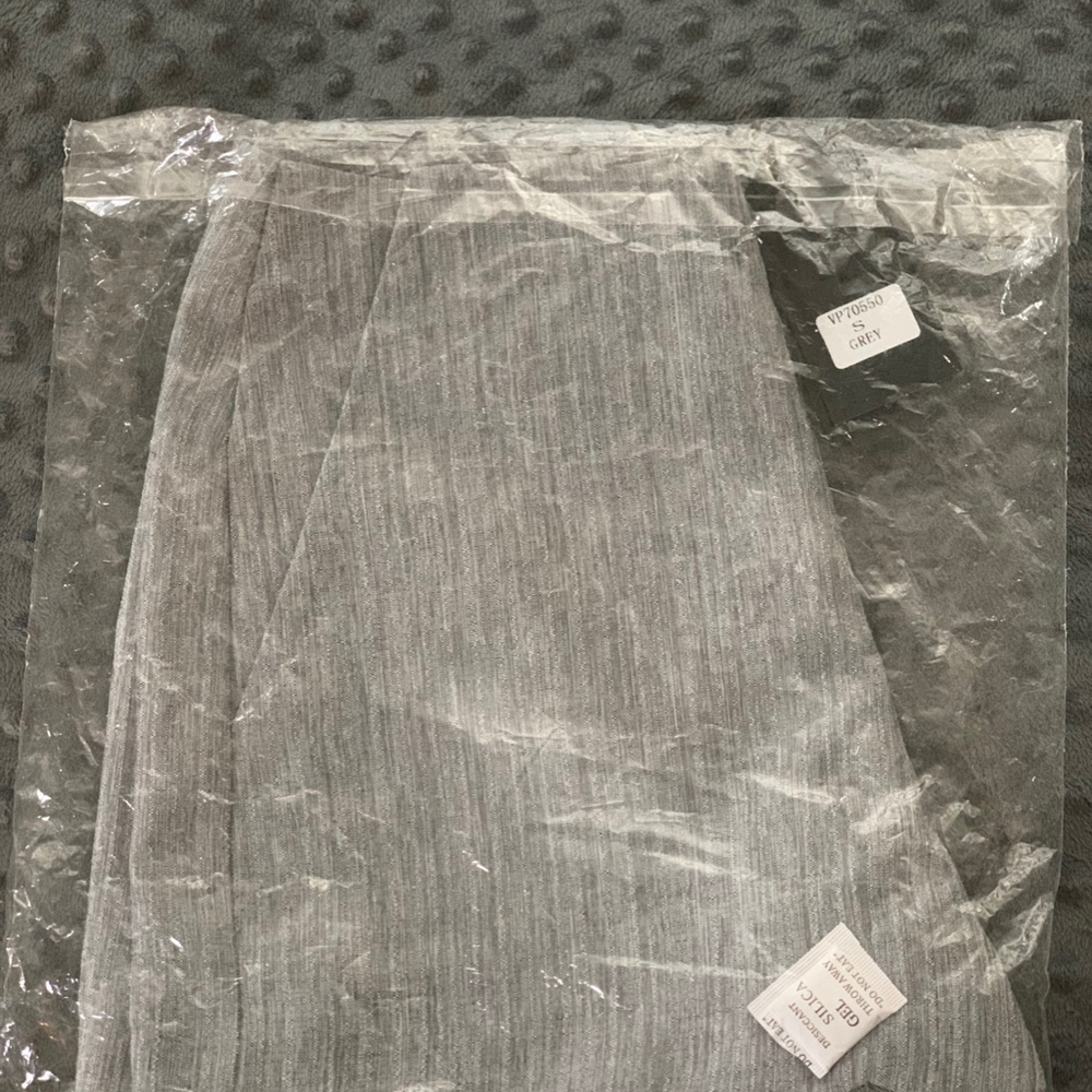 Very J Scalloped Grey Shorts Size Small  BRAND NEW - Picture 3 of 5